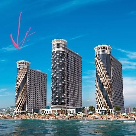 Apartamento Orbi Sea Tower Block A Batumi Exterior foto