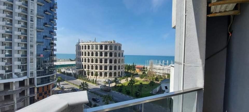 Apartamento Orbi Sea Tower Block A Batumi Exterior foto