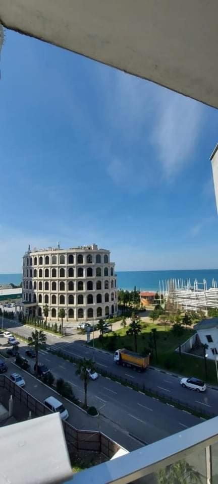 Apartamento Orbi Sea Tower Block A Batumi Exterior foto