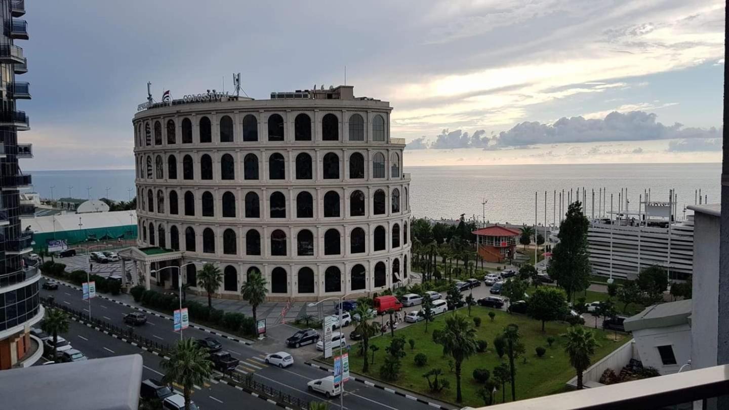 Apartamento Orbi Sea Tower Block A Batumi Exterior foto